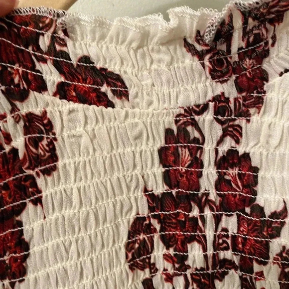 Xhilaration target white red floral smocked top tunic boho ruffle neck medium - Picture 4 of 12